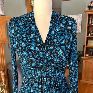 EUC Diane von Furstenberg 100% nylon long sleeve lined dress. size M